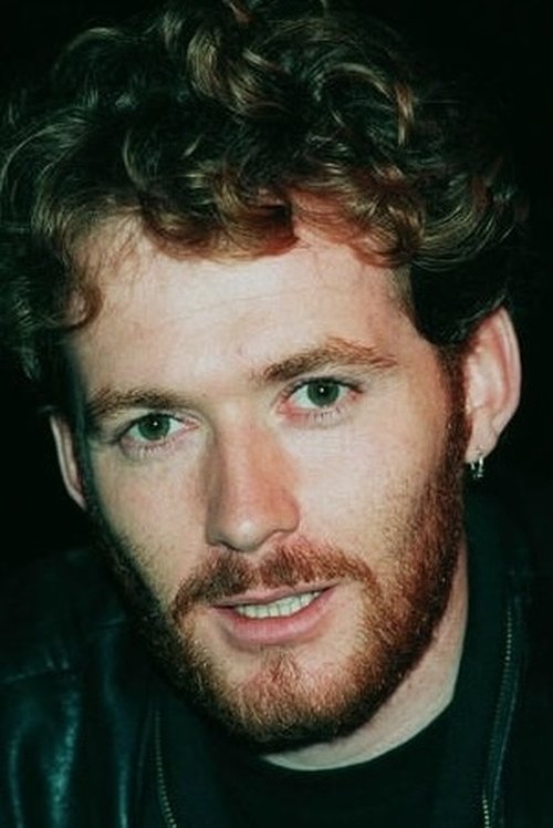 Russell Boulter的演员头像