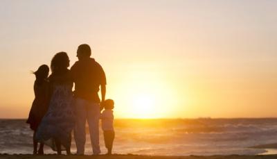 公益广告《最好的关爱》关注留守儿童 父母的陪伴 是最好的关爱