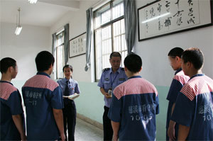 [今日说法]《少年的沉默》只因几句口角 却用匕首杀害了同学