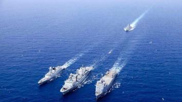 去远航！跟海军看骄傲的海豚起舞歌唱