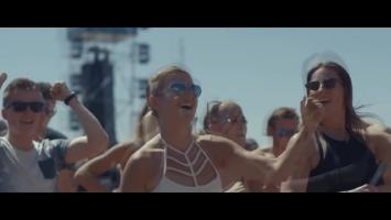 God is A Girl Remix版