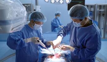 央视 |《手术两百年》全8集 超清1080P